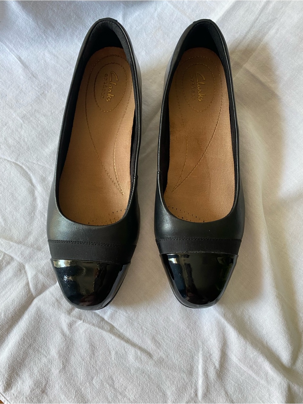 Clarks Artisan Women's Black Patent Cap-Toe Comfort Flats. 9